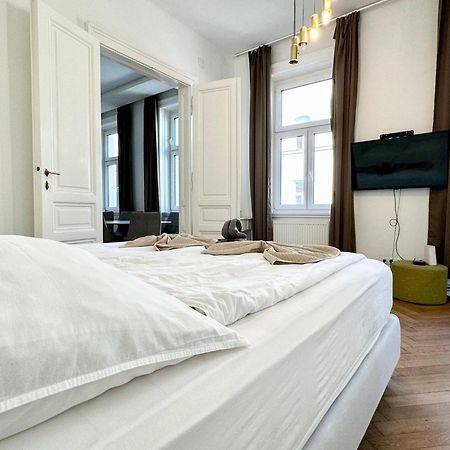 Premium Apartment Located At The Famous Vienna Kutschkermarkt Kültér fotó