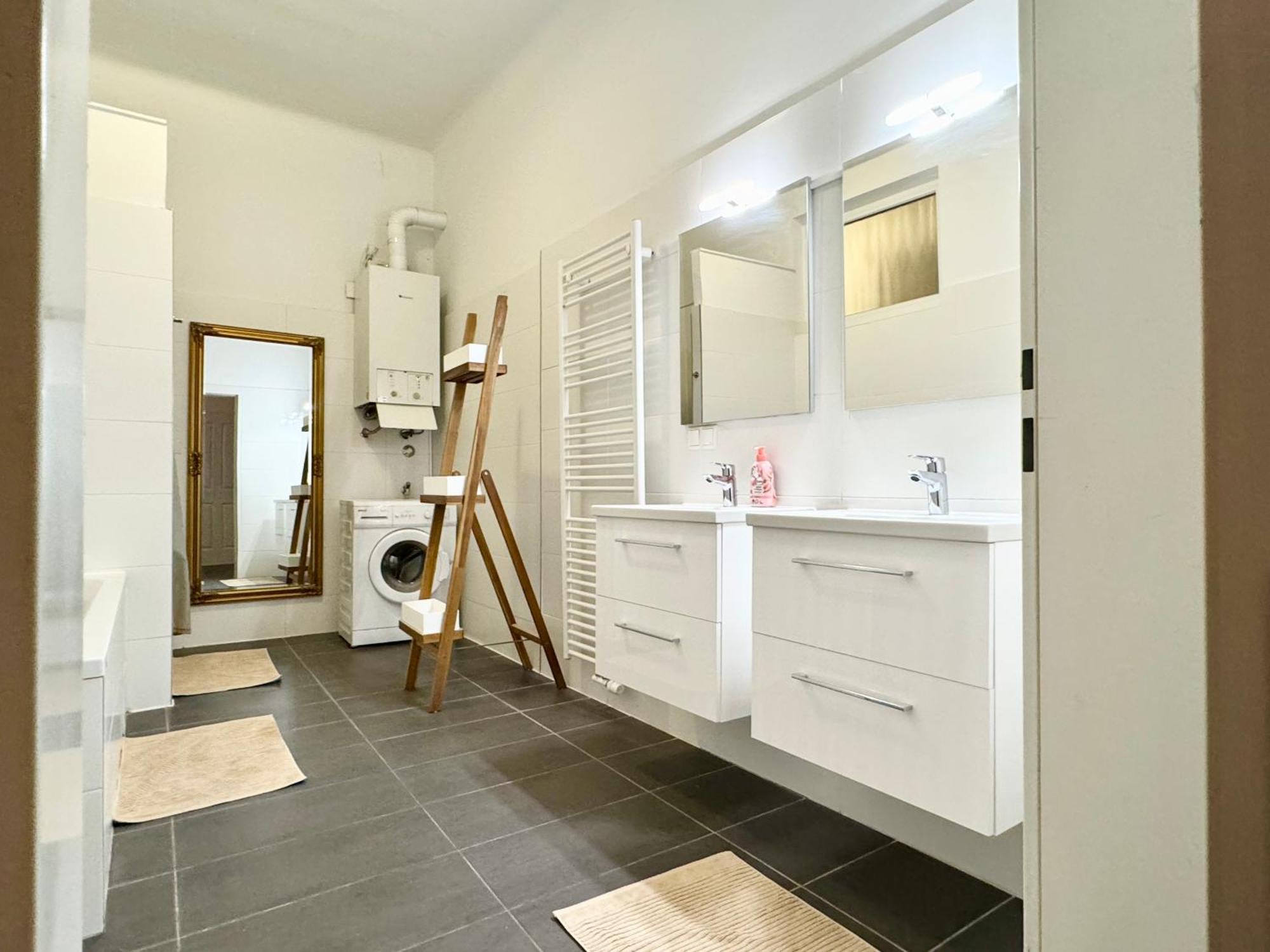 Premium Apartment Located At The Famous Vienna Kutschkermarkt Kültér fotó