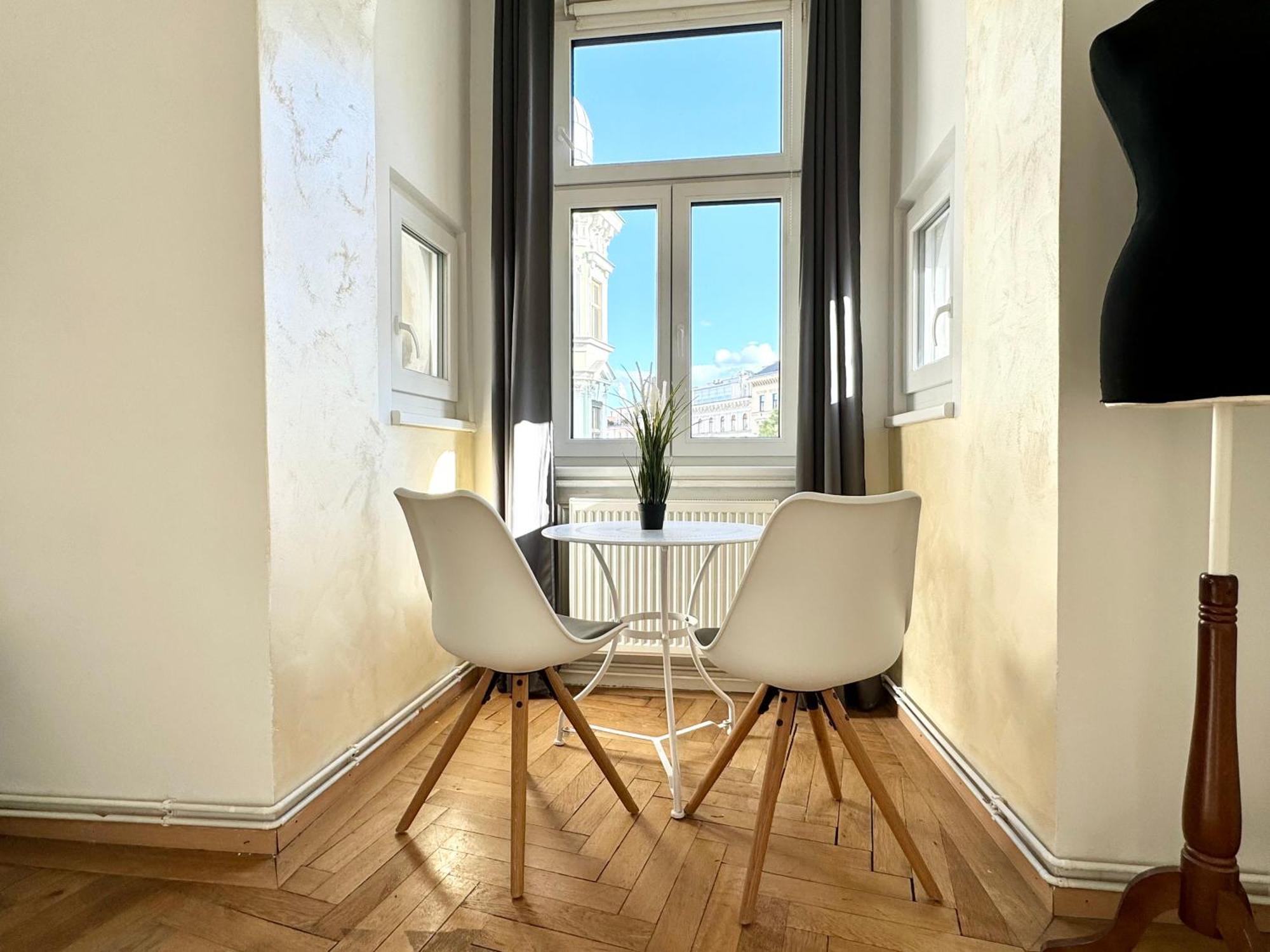 Premium Apartment Located At The Famous Vienna Kutschkermarkt Kültér fotó