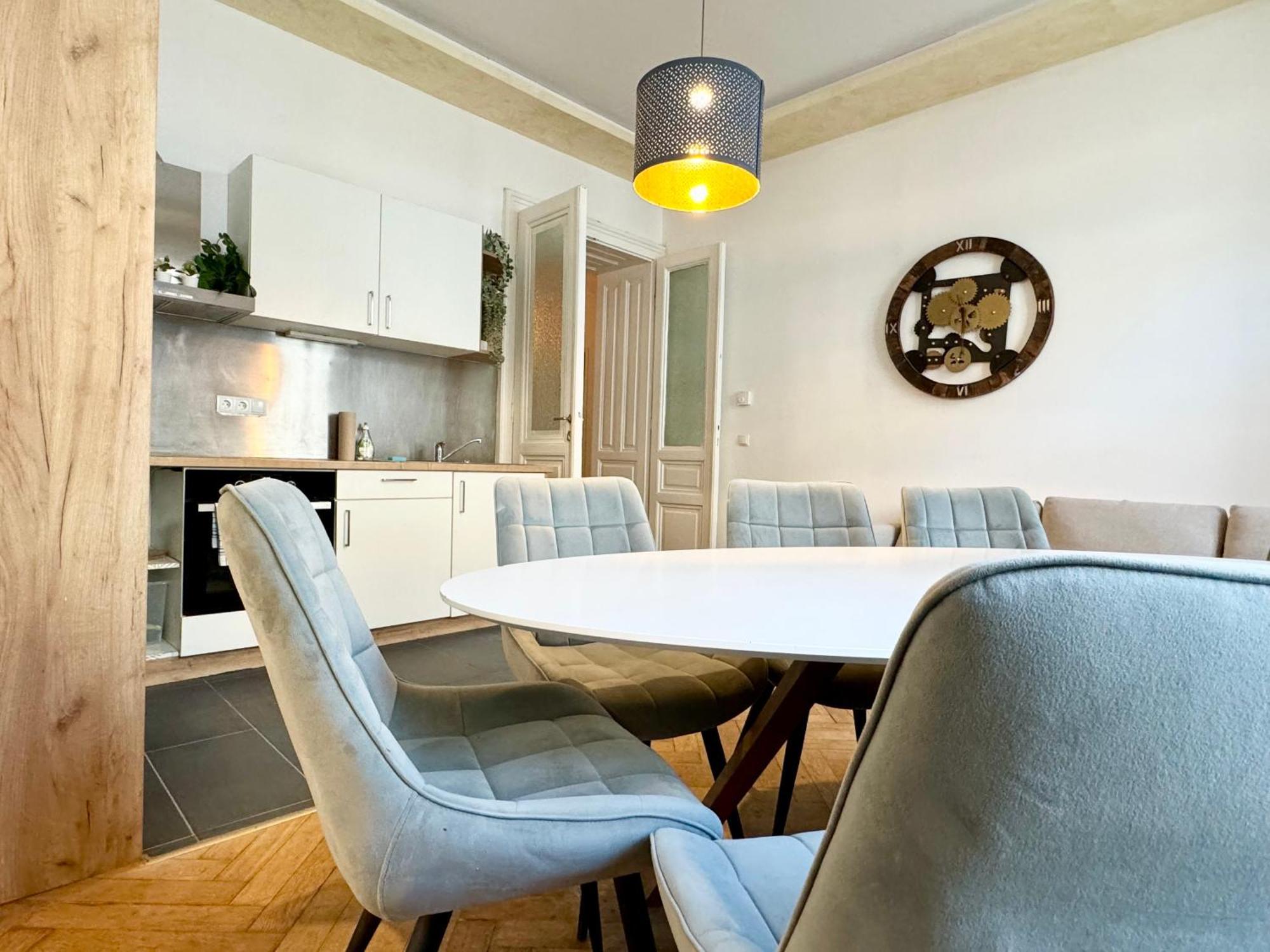 Premium Apartment Located At The Famous Vienna Kutschkermarkt Kültér fotó